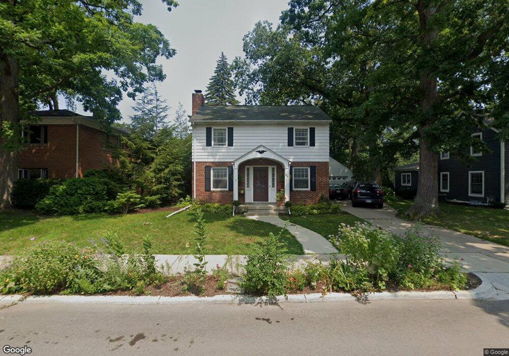 608 W Davis Ave, Ann Arbor, MI 48103 - photo 1