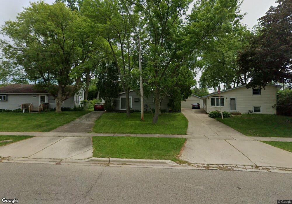 450 Tulsa Ave, Carpentersville, IL 60110 - photo 1