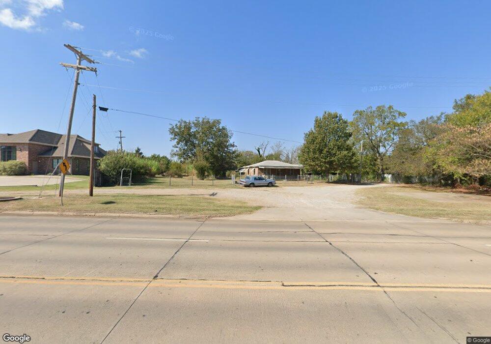 818 N Bdwy, Shawnee, OK 74801 - photo 1