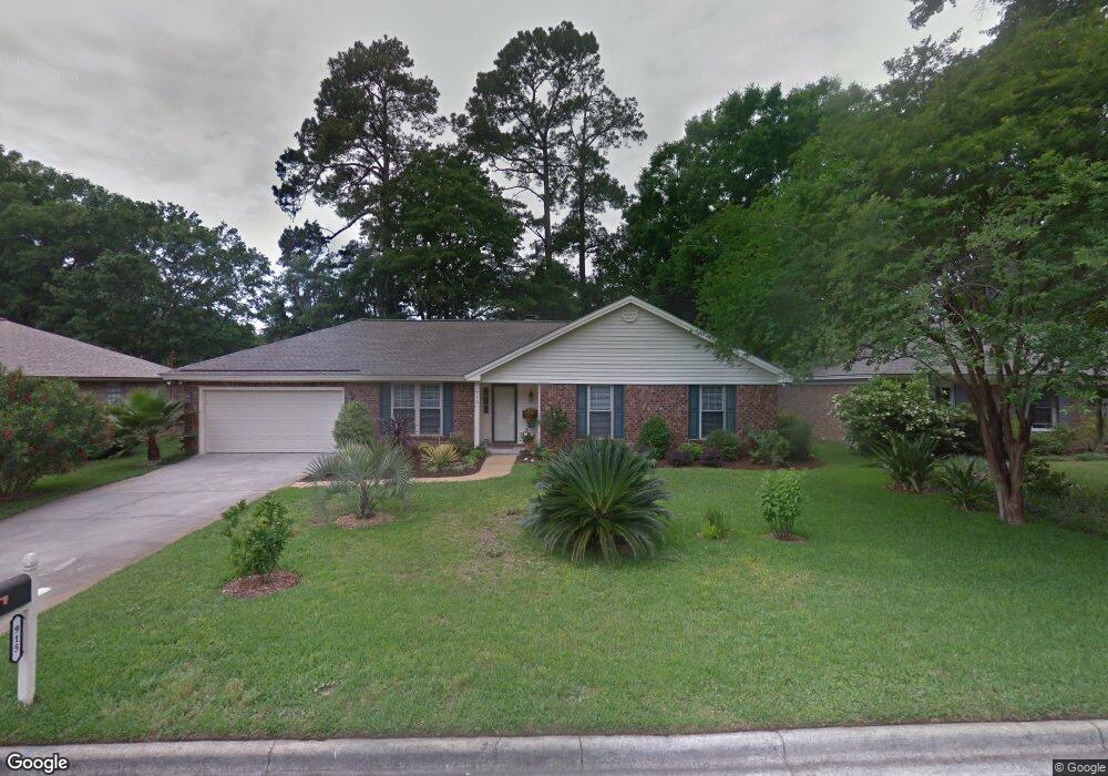 915 Moss Dr, Savannah, GA 31410 - photo 1