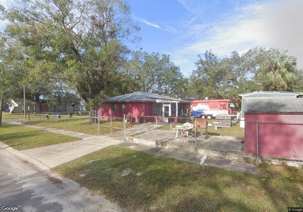8640 Fish Lake Rd, Tampa, FL 33619 - photo 1