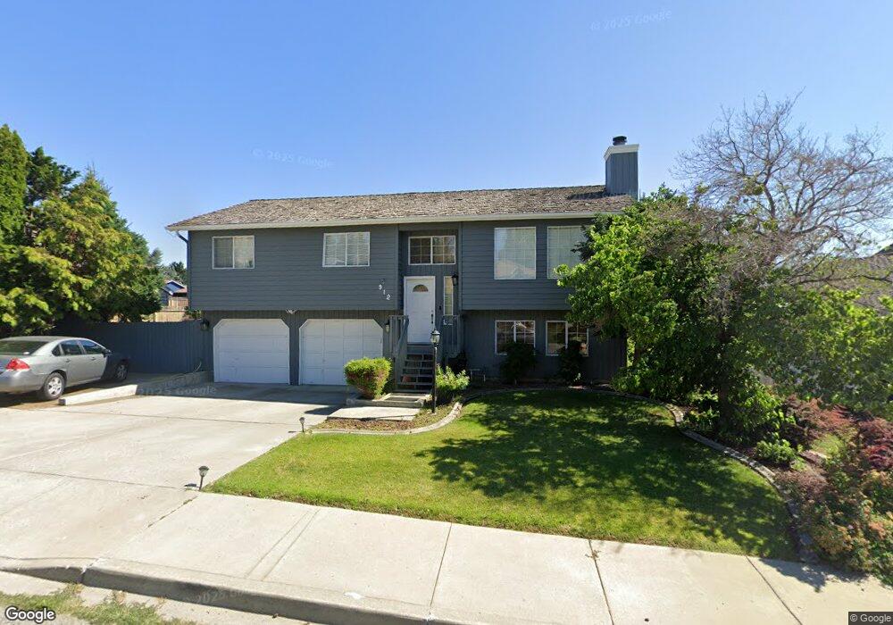 912 12th St NE, East Wenatchee, WA 98802 - photo 1