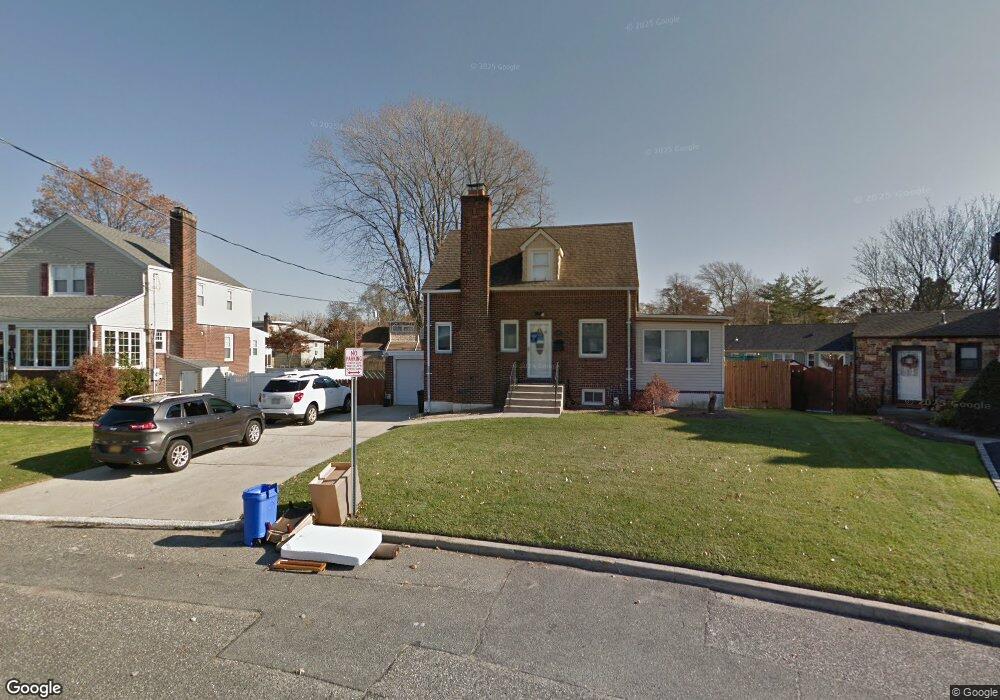 3207 Nantucket Ln, Oceanside, NY 11572 - photo 1