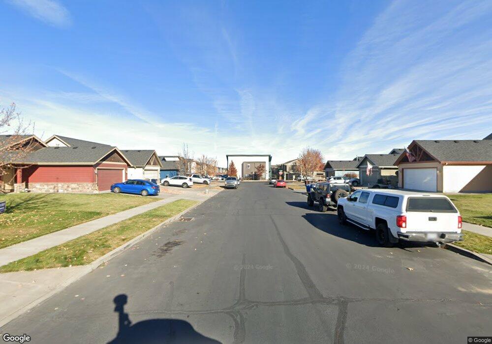 2 NW 27th Ct, Redmond, OR 97756 - photo 1