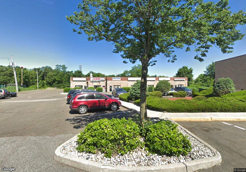 231 S Middletown Rd unit 3, Nanuet, NY 10954 - photo 1