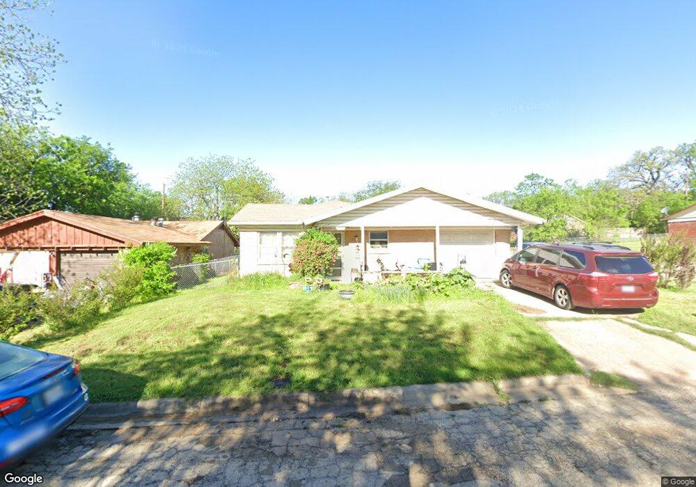 307 Hogle St, Weatherford, TX 76086 - photo 1