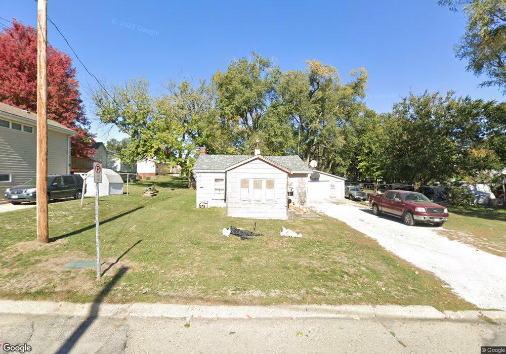 1206 N 3rd Ave E, Newton, IA 50208 - photo 1