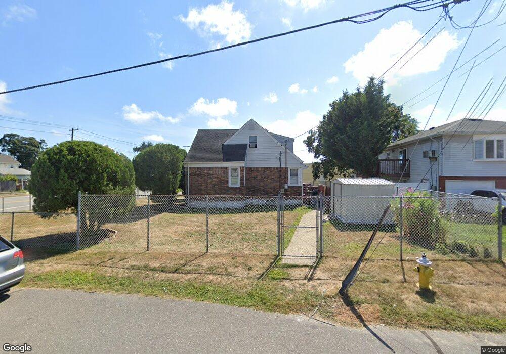 1464 Straight Path unit 1464, Lindenhurst, NY 11757 - photo 1