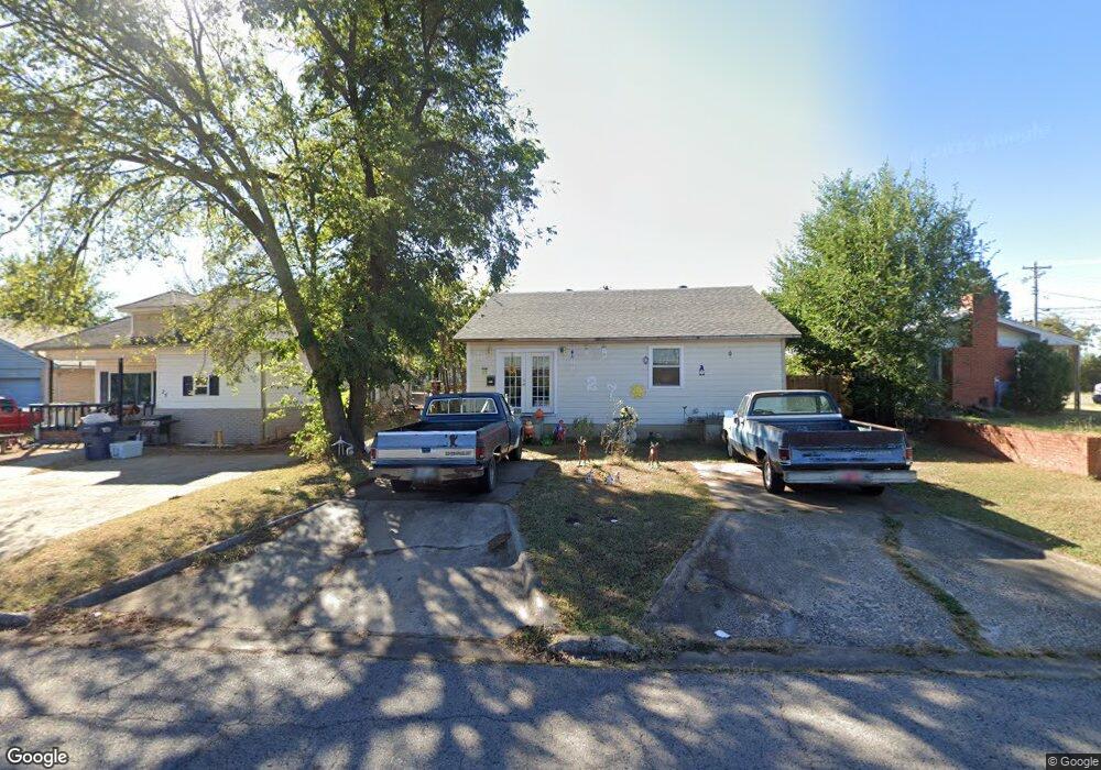 27 W Chicago St, Shawnee, OK 74804 - photo 1