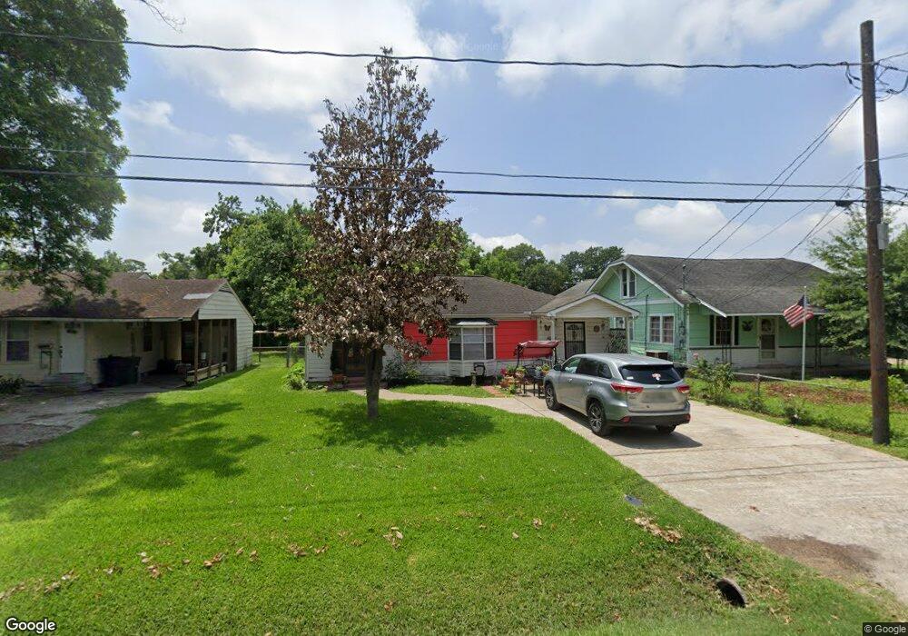 916 Knight St, Houston, TX 77022 - photo 1