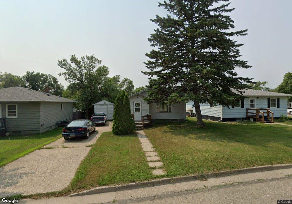 704 10th Ave SE, Jamestown, ND 58401 - photo 1