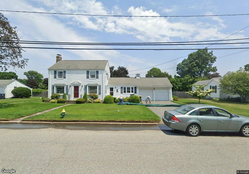 112 Lawnacre Dr, Cranston, RI 02920 - photo 1