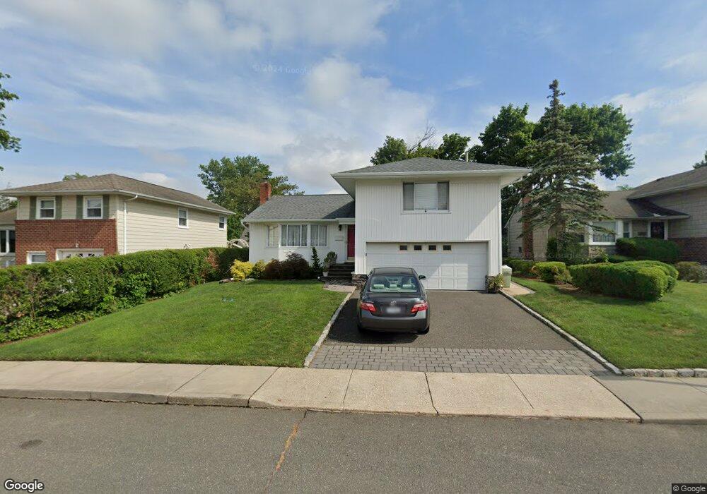 4 Stevens Ct, Franklin Square, NY 11010 - photo 1