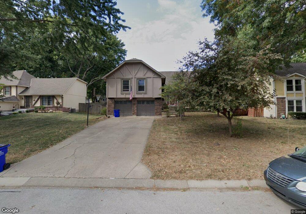 4804 Queal Dr, Shawnee, KS 66203 - photo 1