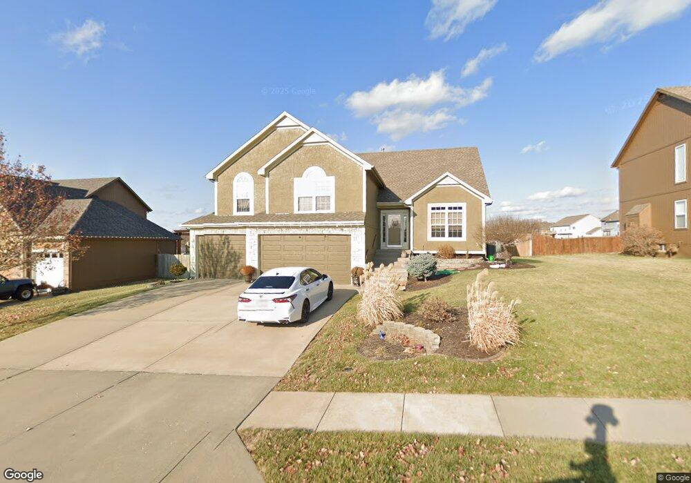 1516 Deer Path, Raymore, MO 64083 - photo 1