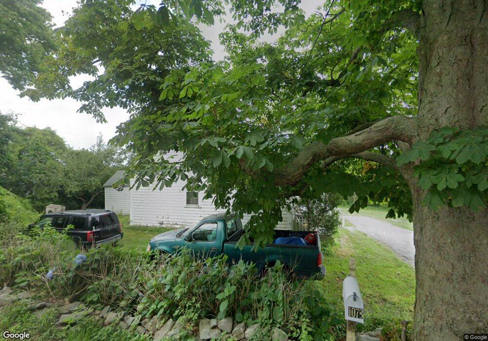 1078 Wapping Rd, Middletown, RI 02842 - photo 1