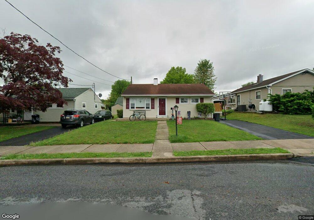 726 Chestnut St, Shoemakersville, PA 19555 - photo 1