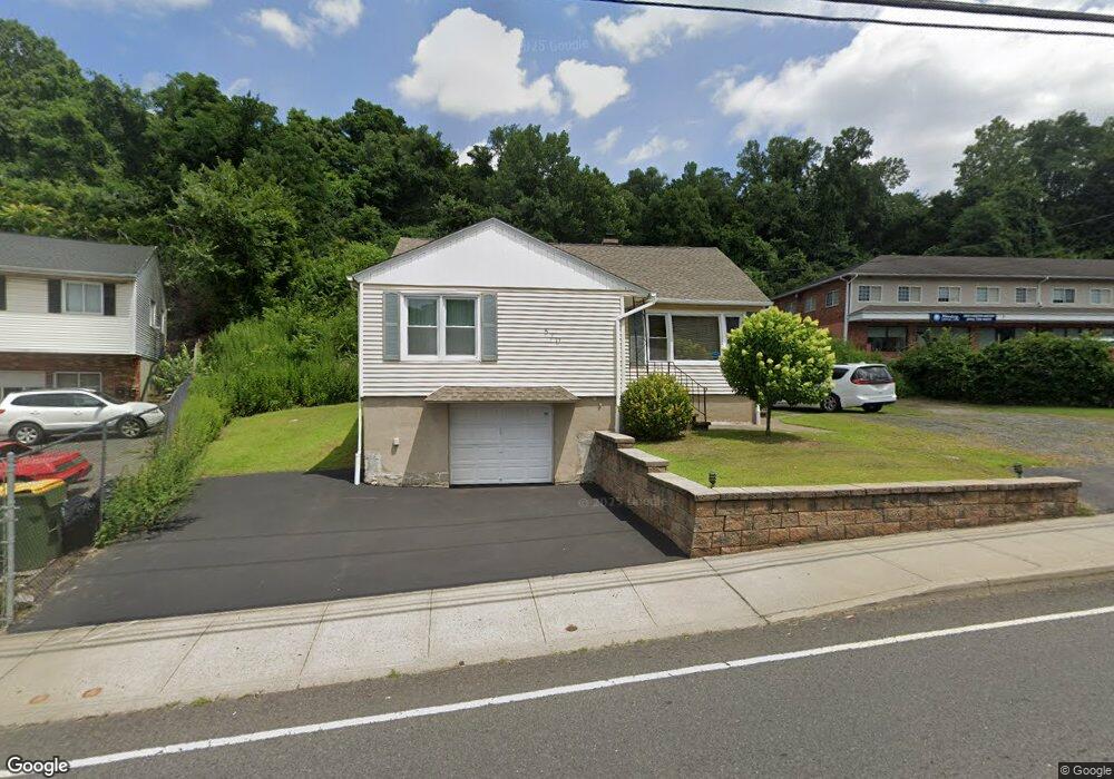 570 Chase Ave, Waterbury, CT 06704 - photo 1