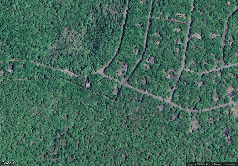 301 Washington Dr, Hawley, PA 18428 - photo 1