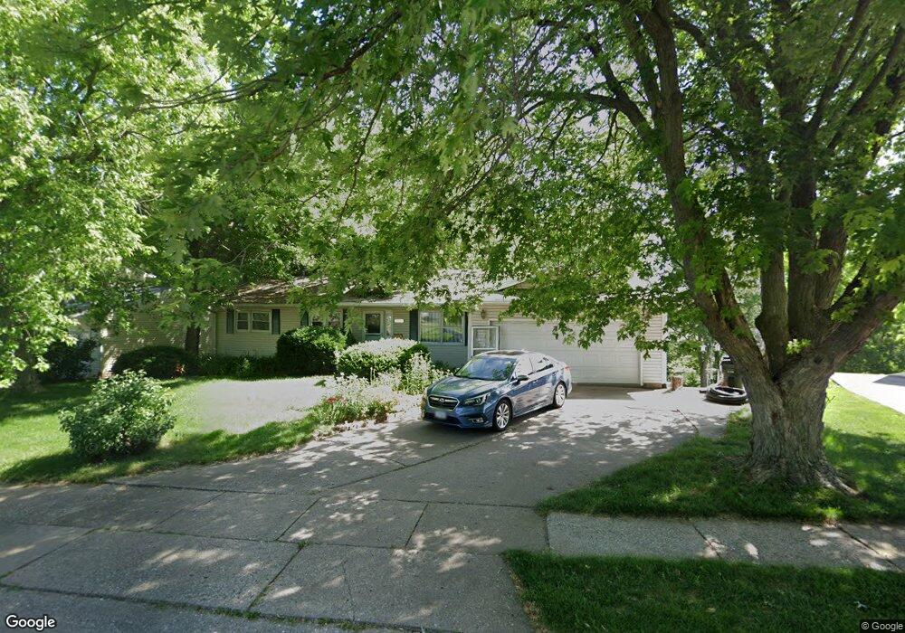 3501 N Elmwood Ave, Davenport, IA 52806 - photo 1