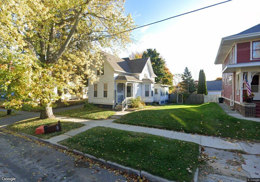 711 N 7th St, Manitowoc, WI 54220 - photo 1