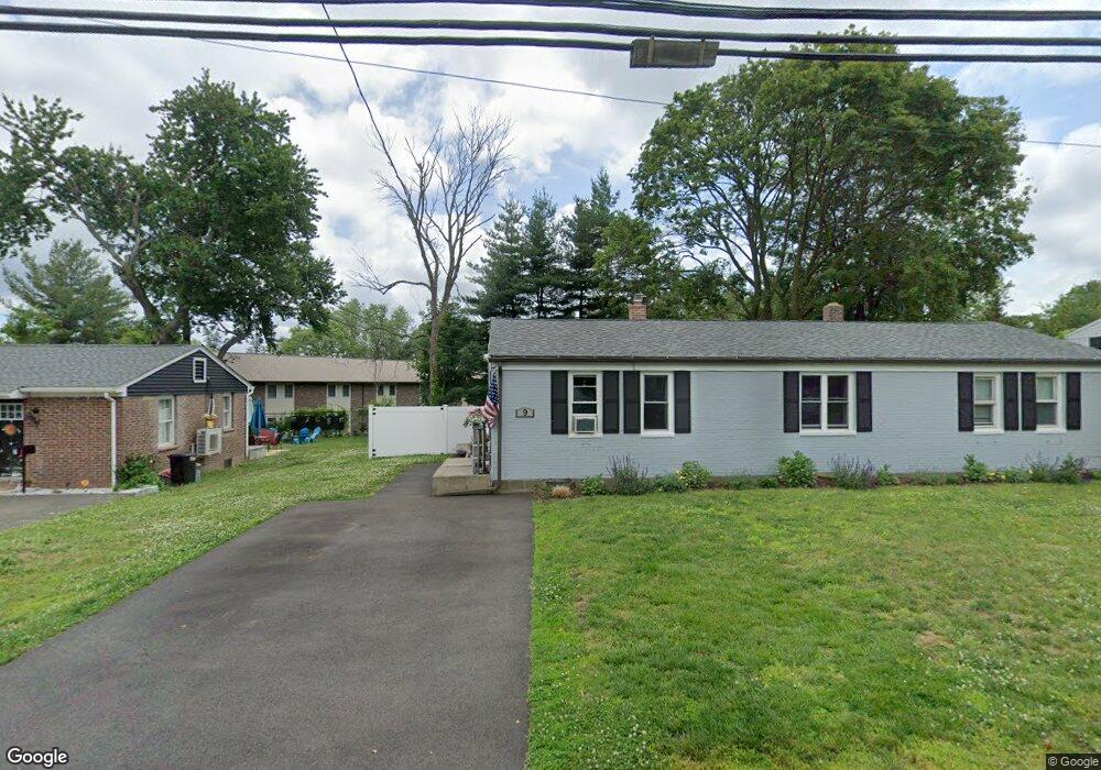 9 Knapps Park Dr, Fairfield, CT 06825 - photo 1