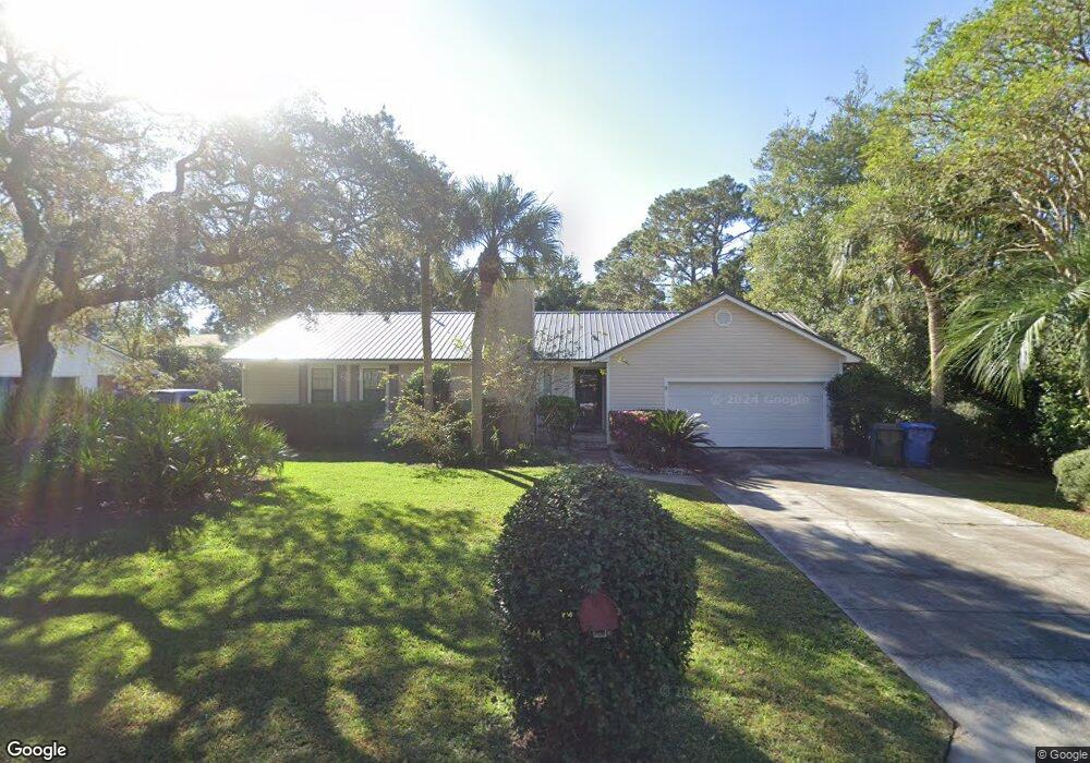 509 Marsh Cir, Saint Simons Island, GA 31522 - photo 1