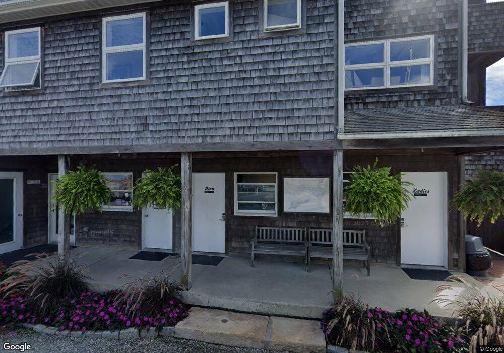 38 Bayside Ave unit 3 rd Floor, Groton, CT 06340 - photo 1