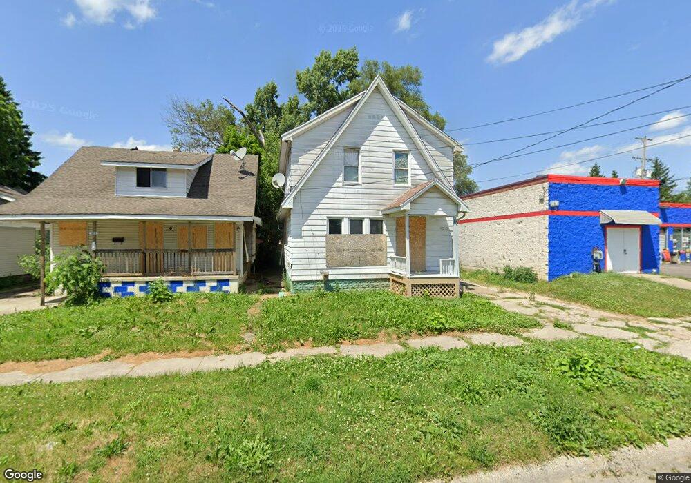 1010 Victoria Ave, Flint, MI 48507 - photo 1