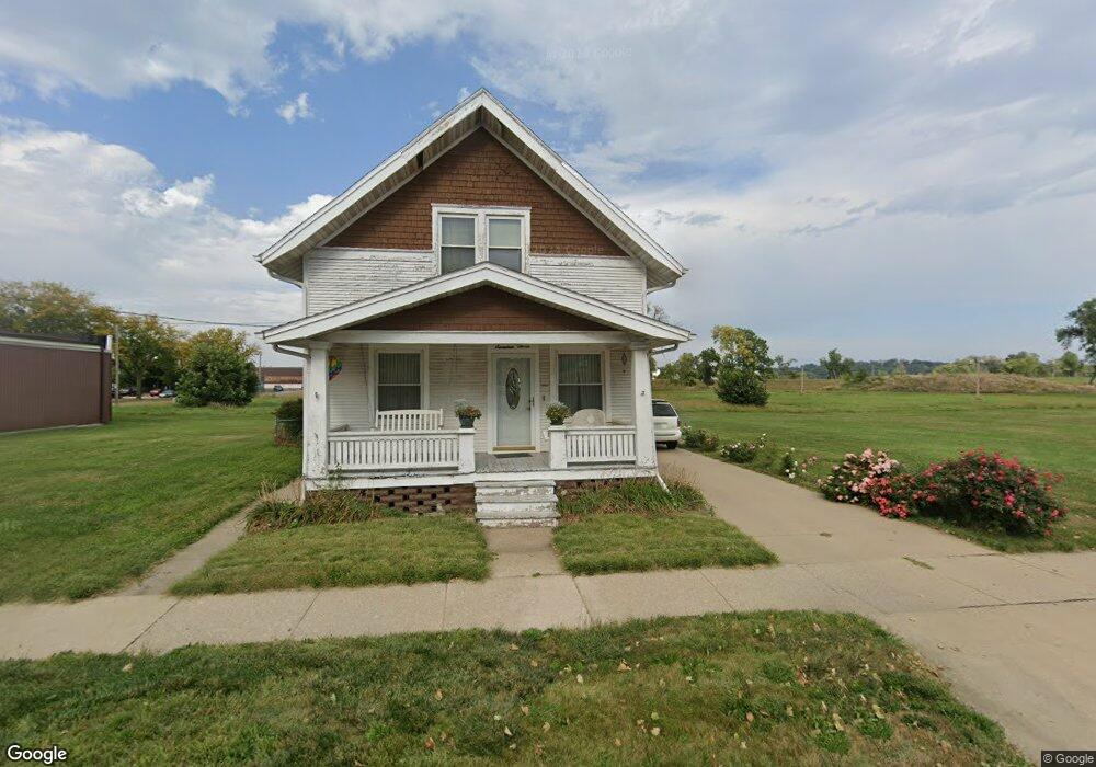 1711 C St SW, Cedar Rapids, IA 52404 - photo 1