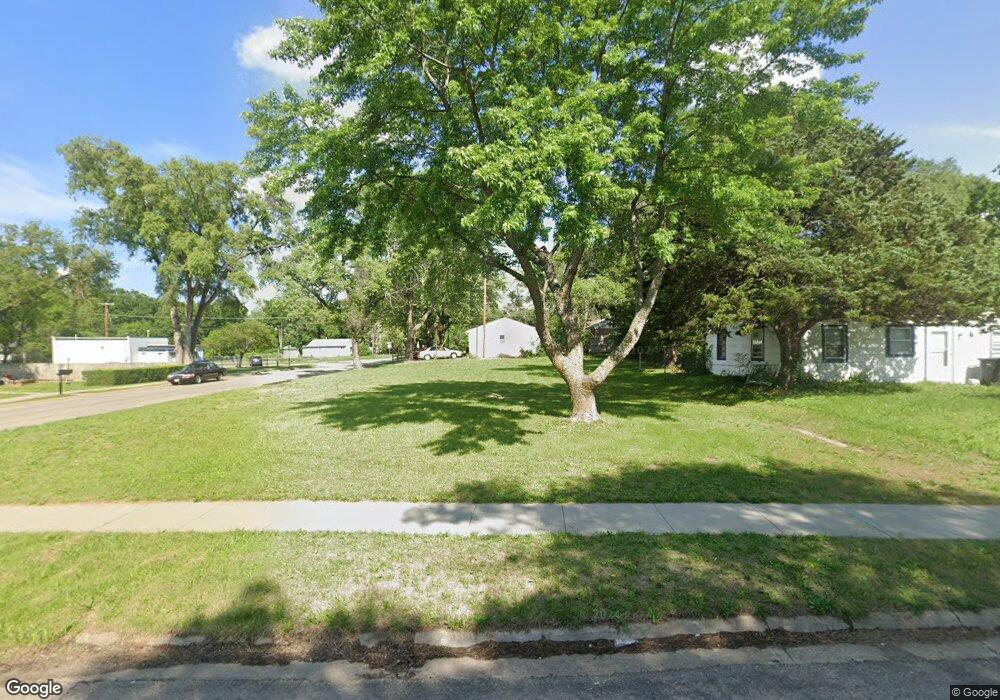 3400 SE Bryant St, Topeka, KS 66605 - photo 1