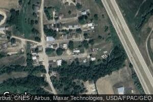 75 Walnut St, Zwingle, IA 52079