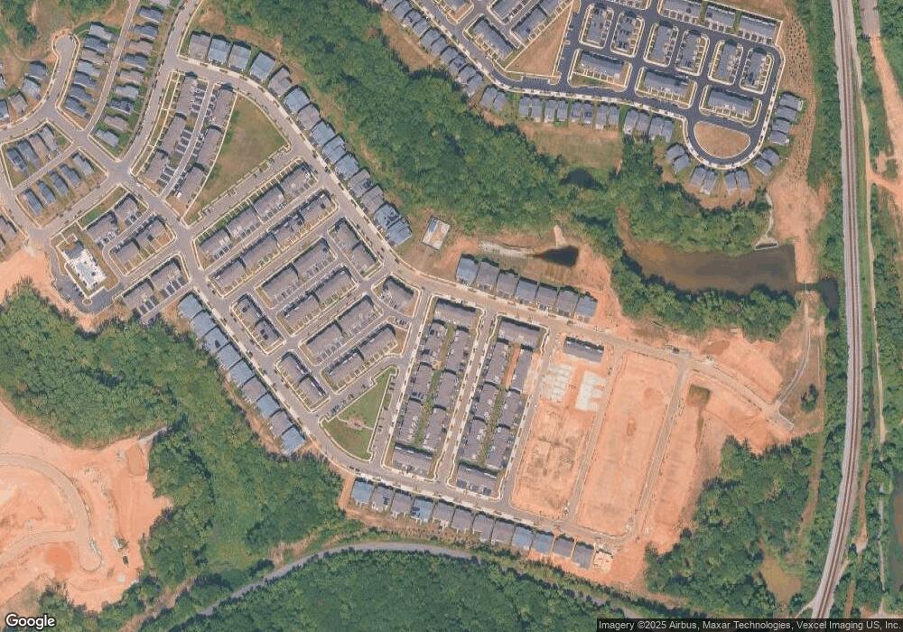 17924 Woods Overlook Dr, Dumfries, VA 22026 - photo 1