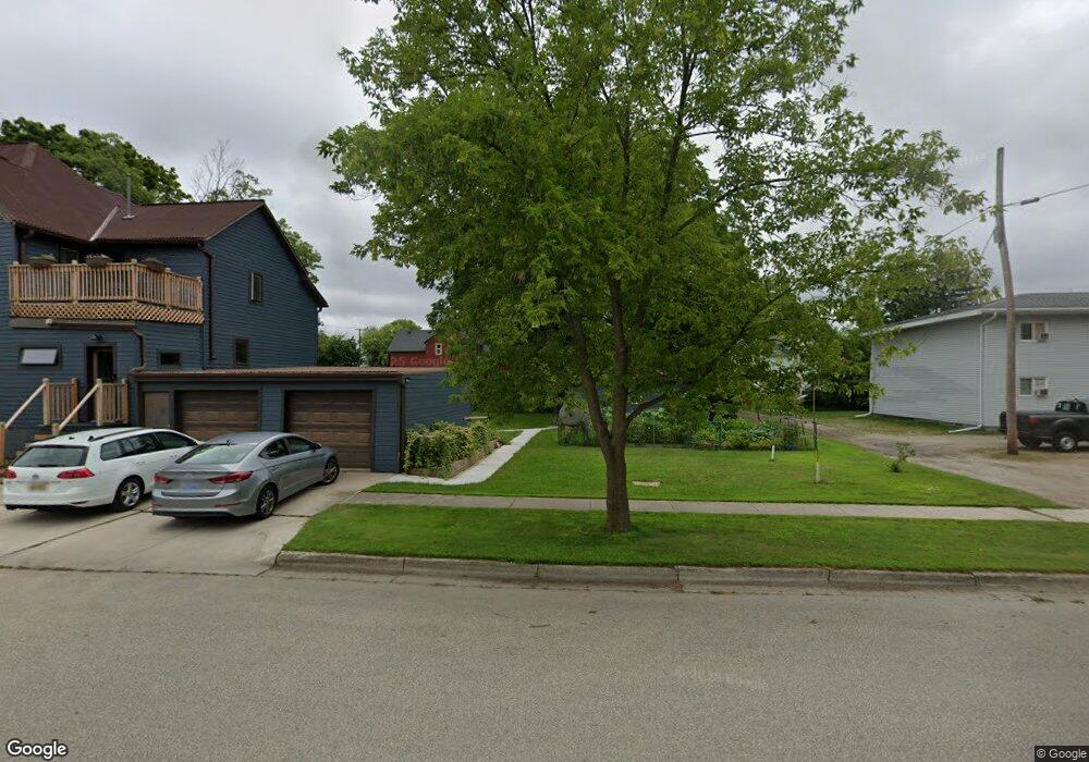 1322 8th St, Menominee, MI 49858 - photo 1