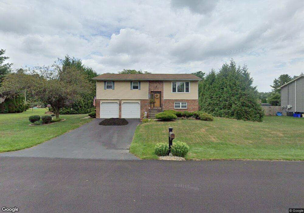 508 Tulip Ln, Nazareth, PA 18064 - photo 1
