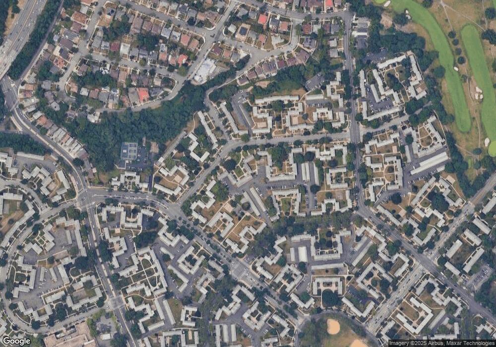 260-44 Langston Ave, Glen Oaks, NY 11004 - photo 1