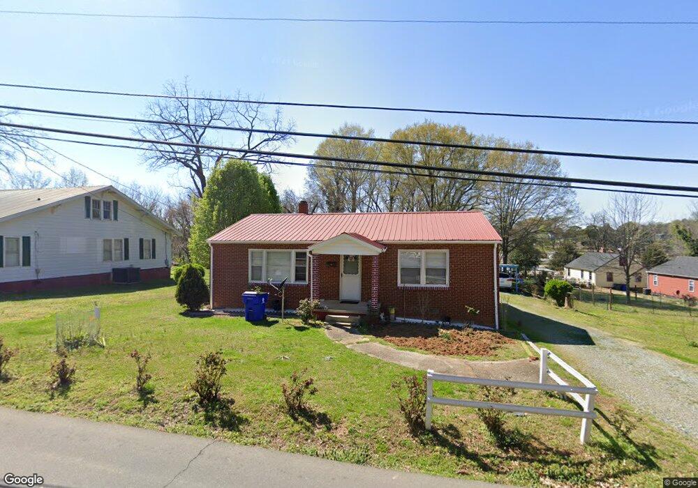 723 N 3rd Ave, Siler City, NC 27344 - photo 1