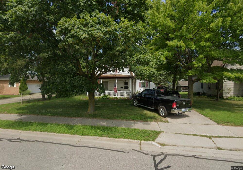 810 W Huron Ave, Vassar, MI 48768 - photo 1