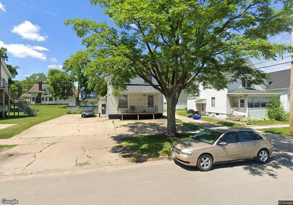 114 10th St NW, Cedar Rapids, IA 52405 - photo 1