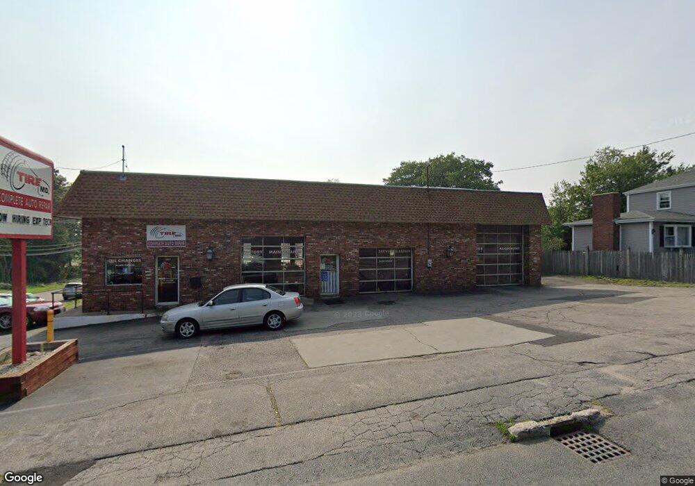 301 Metacom Ave, Bristol, RI 02809 - photo 1