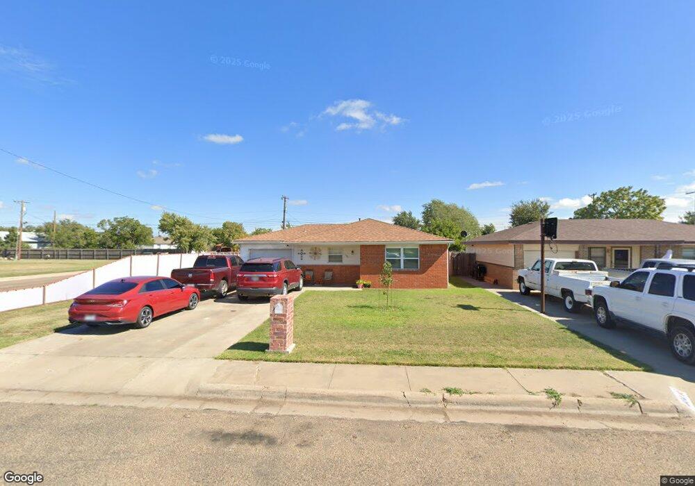 616 Pine Ave, Dumas, TX 79029 - photo 1