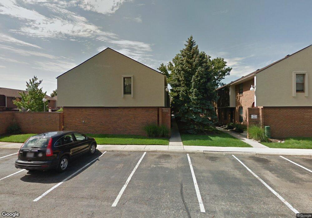 1817 Willoway Cir N unit 1817, Columbus, OH 43220 - photo 1