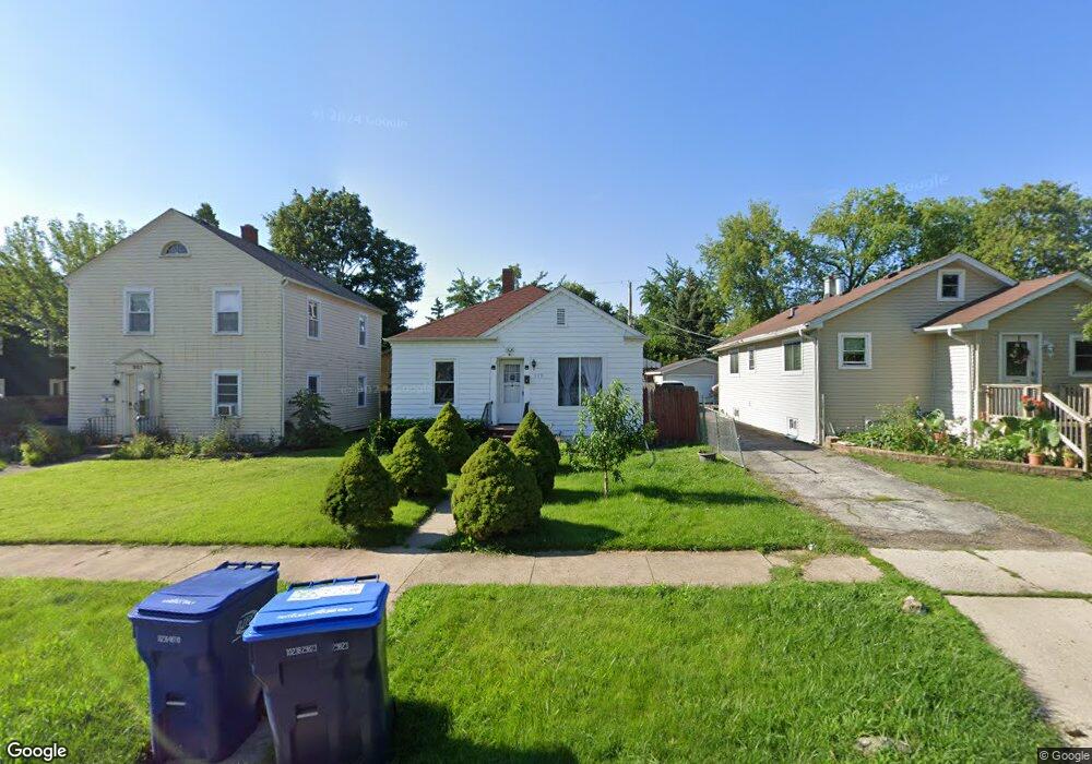 909 Massena Ave, Waukegan, IL 60085 - photo 1