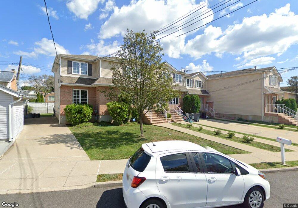 67 Railroad Ave, Staten Island, NY 10305 - photo 1