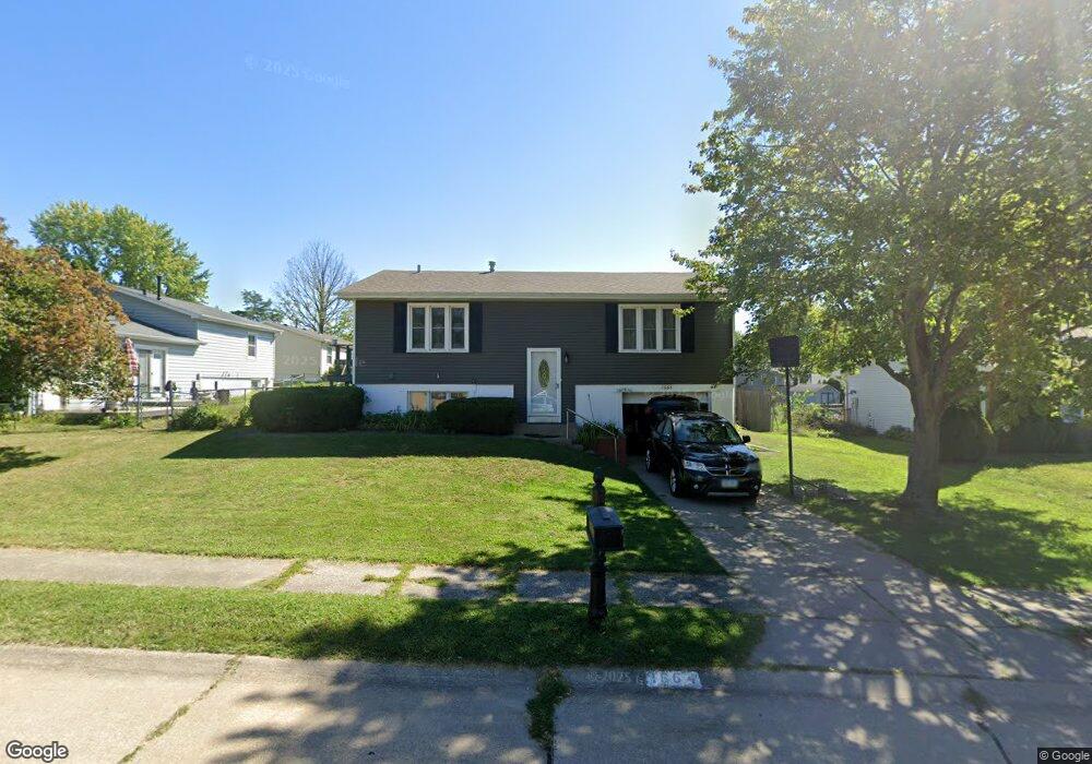 1664 Hitching Post Ln, Davenport, IA 52806 - photo 1