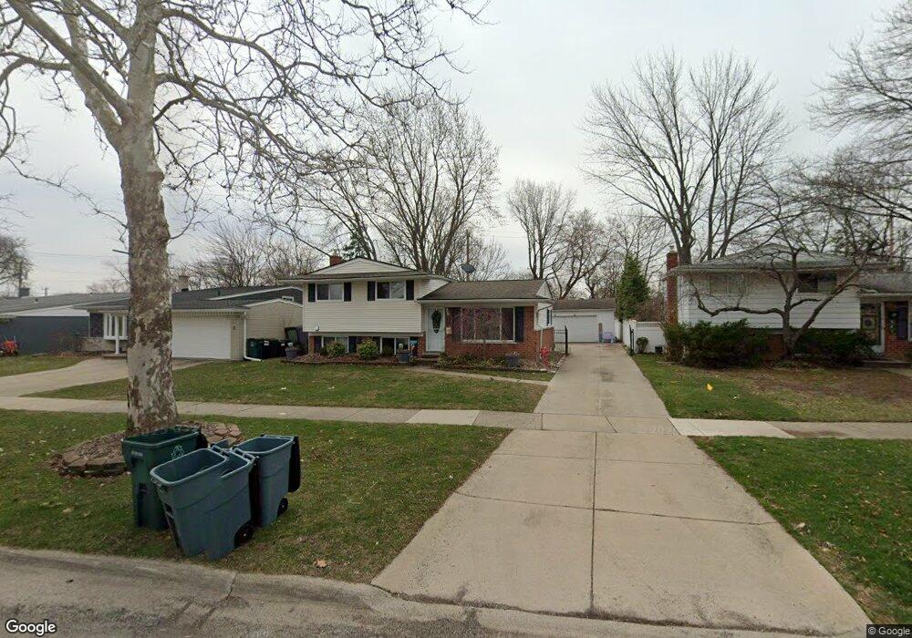 931 W Elmwood Ave, Clawson, MI 48017 - photo 1