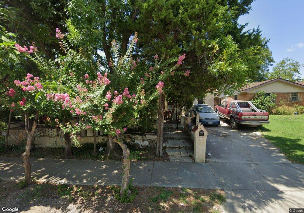 2129 Avis St, Mesquite, TX 75149 - photo 1