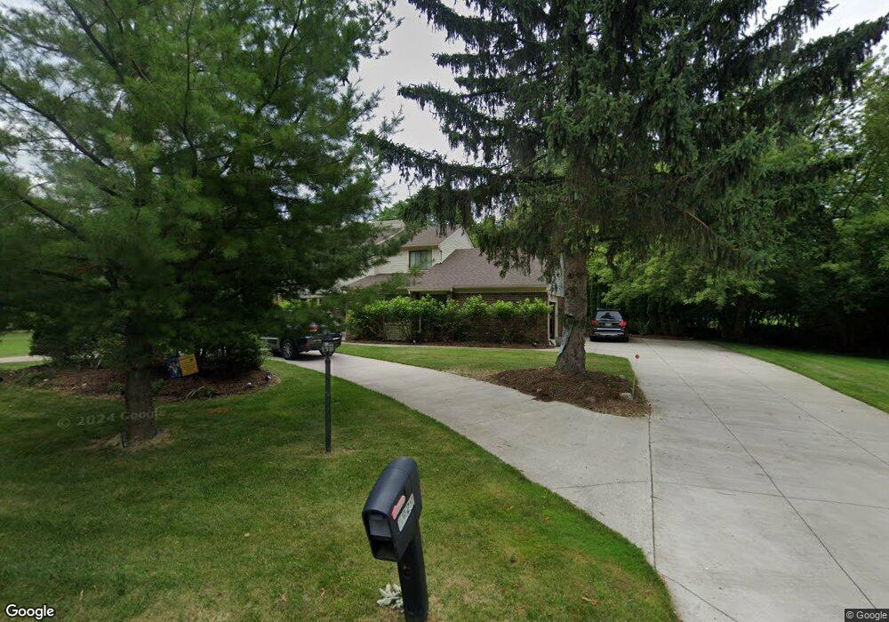 5929 Glen Eagles Dr, West Bloomfield, MI 48323 - photo 1