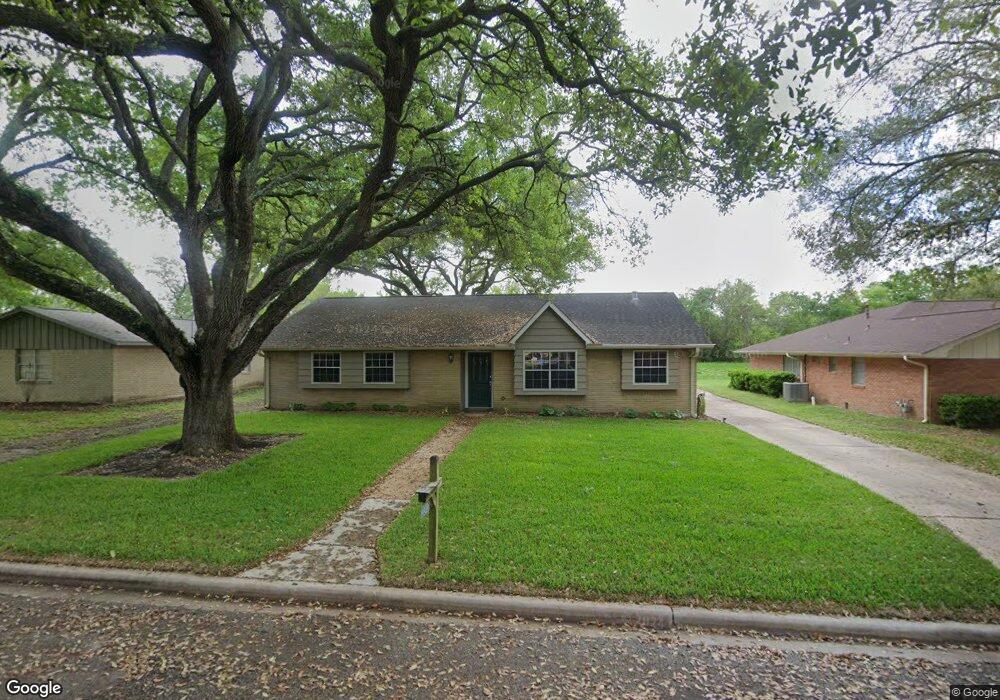 2312 Hillcrest Dr, Bay City, TX 77414 - photo 1