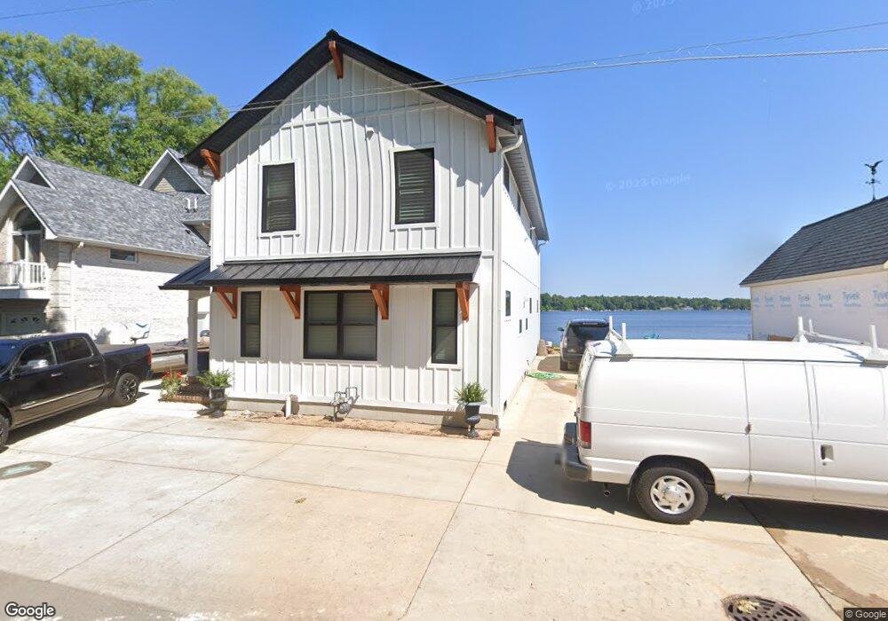 339 Oak Dr, La Porte, IN 46350 - photo 1